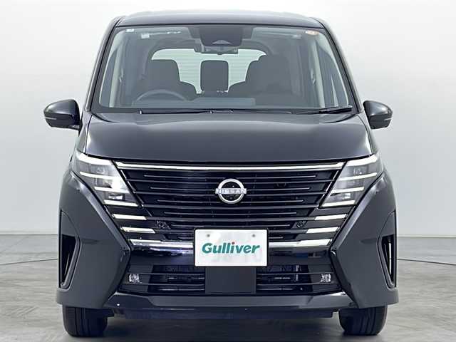 日産 セレナ e－4ORCE ハイウェイスターV 道央・札幌 2025(令7)年 0.1千km 黒 ・4WD/・寒冷地仕様/・e-4orce/・純正ナビ/　TV/BT/・純正フリップダウンモニター/・全方位カメラ/・両側パワースライドドア/・プロパイロット/・純正前後ドライブレコーダー/・ハンズフリースライドドア/・デジタルインナーミラー/・置くだけ充電/・オートマチックハイビーム/・オートライト/・LEDヘッドライト/・フォグランプ/・前席/２列目シートヒーター/・ステアリングヒーター/・ハンドル支援/・ビルトインETC/・スペアキー/・16インチ純正アルミホイール/・取扱説明書/・保証書