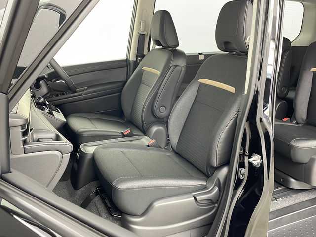 日産 セレナ e－4ORCE ハイウェイスターV 道央・札幌 2025(令7)年 0.1千km 黒 ・4WD/・寒冷地仕様/・e-4orce/・純正ナビ/　TV/BT/・純正フリップダウンモニター/・全方位カメラ/・両側パワースライドドア/・プロパイロット/・純正前後ドライブレコーダー/・ハンズフリースライドドア/・デジタルインナーミラー/・置くだけ充電/・オートマチックハイビーム/・オートライト/・LEDヘッドライト/・フォグランプ/・前席/２列目シートヒーター/・ステアリングヒーター/・ハンドル支援/・ビルトインETC/・スペアキー/・16インチ純正アルミホイール/・取扱説明書/・保証書