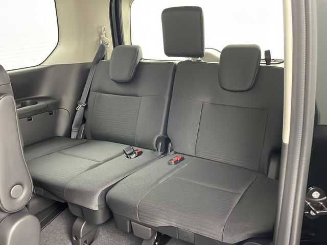 日産 セレナ e－4ORCE ハイウェイスターV 道央・札幌 2025(令7)年 0.1千km 黒 ・4WD/・寒冷地仕様/・e-4orce/・純正ナビ/　TV/BT/・純正フリップダウンモニター/・全方位カメラ/・両側パワースライドドア/・プロパイロット/・純正前後ドライブレコーダー/・ハンズフリースライドドア/・デジタルインナーミラー/・置くだけ充電/・オートマチックハイビーム/・オートライト/・LEDヘッドライト/・フォグランプ/・前席/２列目シートヒーター/・ステアリングヒーター/・ハンドル支援/・ビルトインETC/・スペアキー/・16インチ純正アルミホイール/・取扱説明書/・保証書