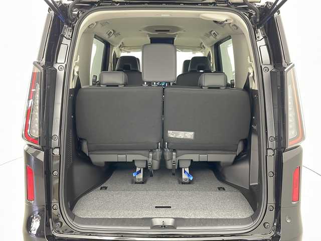 日産 セレナ e－4ORCE ハイウェイスターV 道央・札幌 2025(令7)年 0.1千km 黒 ・4WD/・寒冷地仕様/・e-4orce/・純正ナビ/　TV/BT/・純正フリップダウンモニター/・全方位カメラ/・両側パワースライドドア/・プロパイロット/・純正前後ドライブレコーダー/・ハンズフリースライドドア/・デジタルインナーミラー/・置くだけ充電/・オートマチックハイビーム/・オートライト/・LEDヘッドライト/・フォグランプ/・前席/２列目シートヒーター/・ステアリングヒーター/・ハンドル支援/・ビルトインETC/・スペアキー/・16インチ純正アルミホイール/・取扱説明書/・保証書