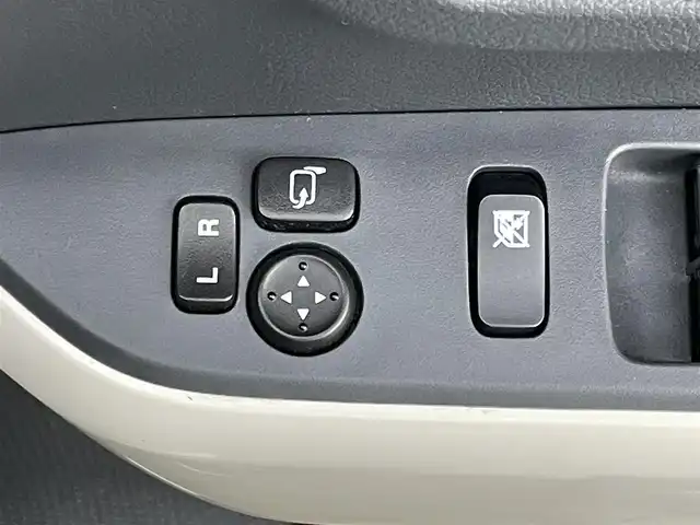スズキ ハスラー J 岡山県 2019(平31)年 5.5万km ピュアホワイトパール/ブラック2トーン 社外ナビ CN-E310D/Bluetooth/CD/ワンセグTV/バックカメラ /ETC/衝突軽減ブレーキ/LEDヘッドライト/プッシュスタート /スマートキー/フロアマット /前後ドライブレコーダー/シートヒーター/シートリフター/ステアリングスイッチ