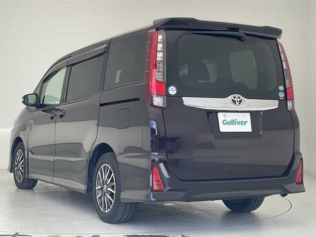 トヨタ ノア Si 沖縄県 2014(平26)年 7.2万km ボルドーマイカメタリック 純正ナビ　【NSZT-W62G】/　(ＣＤ　ＤＶＤ　フルセグＴＶ　Ｂｌｕｅｔｏｏｔｈ)/バックカメラ/両側パワースライドドア/ビルトインＥＴＣ/ドライブレコーダー前方　(DRV-325 ケンウッド)/ＬＥＤヘッドライト/純正16インチアルミホイール/アイドリングストップ/ステアリングスイッチ/ドアバイザー/フロアマット/スペアキー有り