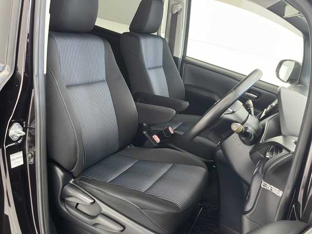 トヨタ ノア Si 沖縄県 2014(平26)年 7.2万km ボルドーマイカメタリック 純正ナビ　【NSZT-W62G】/　(ＣＤ　ＤＶＤ　フルセグＴＶ　Ｂｌｕｅｔｏｏｔｈ)/バックカメラ/両側パワースライドドア/ビルトインＥＴＣ/ドライブレコーダー前方　(DRV-325 ケンウッド)/ＬＥＤヘッドライト/純正16インチアルミホイール/アイドリングストップ/ステアリングスイッチ/ドアバイザー/フロアマット/スペアキー有り