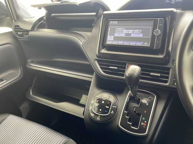 トヨタ ノア Si 沖縄県 2014(平26)年 7.2万km ボルドーマイカメタリック 純正ナビ　【NSZT-W62G】/　(ＣＤ　ＤＶＤ　フルセグＴＶ　Ｂｌｕｅｔｏｏｔｈ)/バックカメラ/両側パワースライドドア/ビルトインＥＴＣ/ドライブレコーダー前方　(DRV-325 ケンウッド)/ＬＥＤヘッドライト/純正16インチアルミホイール/アイドリングストップ/ステアリングスイッチ/ドアバイザー/フロアマット/スペアキー有り
