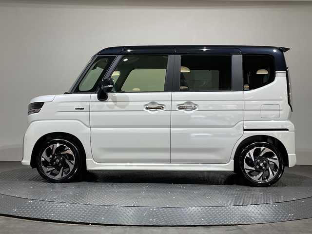 スズキ スペーシア カスタム HYBRID XS 愛媛県 2025(令7)年 0.1千km ピュアホワイトパール/ブラック2トーン 純正9インチナビ/Bluetooth/フルセグ/USB/全周囲カメラ/レーダークルーズコントロール/衝突被害軽減ブレーキ/レーンキープアシスト/コーナーセンサー/LEDヘッドライト/オートマチックハイビーム/オートライト/両側電動スライドドア/ハーフレザーシート/シートヒーター/ベンチシート/プッシュスタート/スペアキー/保証書/取扱説明書