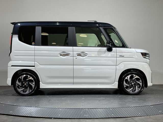スズキ スペーシア カスタム HYBRID XS 愛媛県 2025(令7)年 0.1千km ピュアホワイトパール/ブラック2トーン 純正9インチナビ/Bluetooth/フルセグ/USB/全周囲カメラ/レーダークルーズコントロール/衝突被害軽減ブレーキ/レーンキープアシスト/コーナーセンサー/LEDヘッドライト/オートマチックハイビーム/オートライト/両側電動スライドドア/ハーフレザーシート/シートヒーター/ベンチシート/プッシュスタート/スペアキー/保証書/取扱説明書