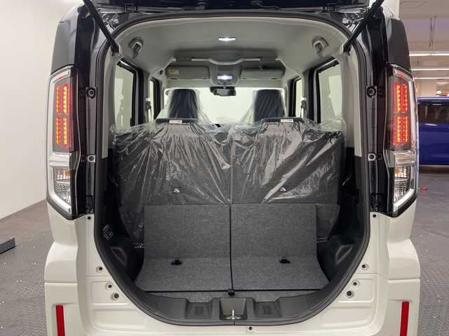 スズキ スペーシア カスタム HYBRID XS 愛媛県 2025(令7)年 0.1千km ピュアホワイトパール/ブラック2トーン 純正9インチナビ/Bluetooth/フルセグ/USB/全周囲カメラ/レーダークルーズコントロール/衝突被害軽減ブレーキ/レーンキープアシスト/コーナーセンサー/LEDヘッドライト/オートマチックハイビーム/オートライト/両側電動スライドドア/ハーフレザーシート/シートヒーター/ベンチシート/プッシュスタート/スペアキー/保証書/取扱説明書