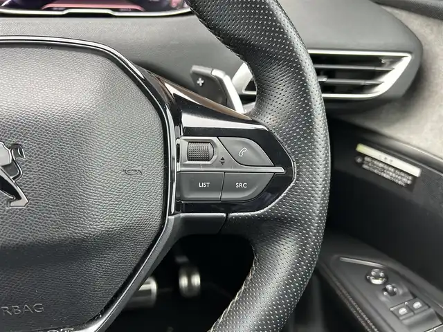プジョー ５００８ GT ブルーHDi 宮崎県 2021(令3)年 3.7万km BLANC NACRE LEDライト/・オートライト/・インテリジェントハイビーム/・ブラインドスポットモニター/ブラックハーフレザーシート/・D席パワーシート/・DN席シートヒーター/ディスプレイオーディオ/・FM/・Bluetooth/・USB/・CarPlay/ワイヤレス充電/ハンズフリー電動リアゲート/アダプティブクルーズコントロール/・ダウンヒルアシストコントロール/純正18インチアルミホイール/純正フロアマット
