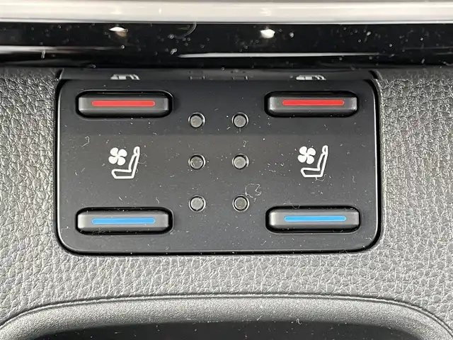 トヨタ カローラ クロス ハイブリッド Z 東京都 2025(令7)年 0.3万km ブラックマイカ ユーザー買取車/純正ナビ/＜フルセグ/AM/FM/BT/Miracast/USB入力端子＞/全周囲カメラ/追従クルコン/ビルトインＥＴＣ２．０/ＬＤＡ/ＢＳＭ/ＰＣＳ/ＰＤＡ/アドバンストパーク/パーキングセンサー/ドライブモード/パワーバックドア/ステアリングヒーター/シートベンチレーション/パワーシート/純正フルエアロ（モデリスタ）/純正AW/純正フロアマット/ヘッドライトレベライザー