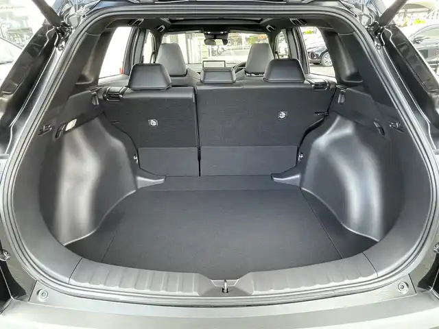 トヨタ カローラ クロス ハイブリッド Z 東京都 2025(令7)年 0.3万km ブラックマイカ ユーザー買取車/純正ナビ/＜フルセグ/AM/FM/BT/Miracast/USB入力端子＞/全周囲カメラ/追従クルコン/ビルトインＥＴＣ２．０/ＬＤＡ/ＢＳＭ/ＰＣＳ/ＰＤＡ/アドバンストパーク/パーキングセンサー/ドライブモード/パワーバックドア/ステアリングヒーター/シートベンチレーション/パワーシート/純正フルエアロ（モデリスタ）/純正AW/純正フロアマット/ヘッドライトレベライザー