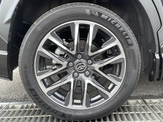 トヨタ カローラ クロス ハイブリッド Z 東京都 2025(令7)年 0.3万km ブラックマイカ ユーザー買取車/純正ナビ/＜フルセグ/AM/FM/BT/Miracast/USB入力端子＞/全周囲カメラ/追従クルコン/ビルトインＥＴＣ２．０/ＬＤＡ/ＢＳＭ/ＰＣＳ/ＰＤＡ/アドバンストパーク/パーキングセンサー/ドライブモード/パワーバックドア/ステアリングヒーター/シートベンチレーション/パワーシート/純正フルエアロ（モデリスタ）/純正AW/純正フロアマット/ヘッドライトレベライザー