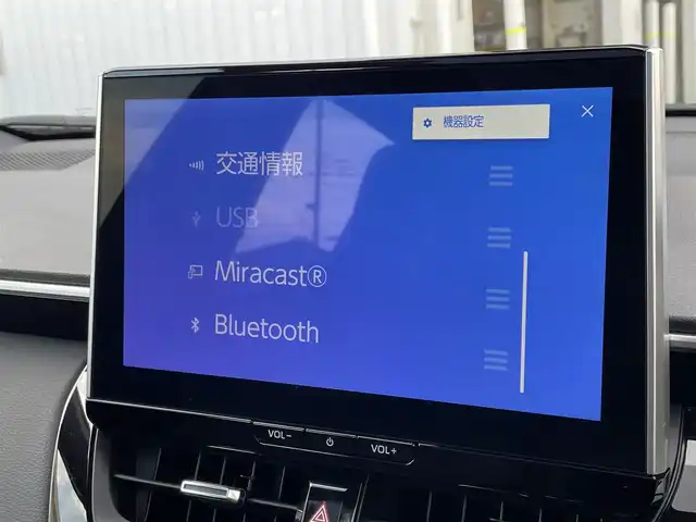 トヨタ カローラ クロス ハイブリッド Z 東京都 2025(令7)年 0.3万km ブラックマイカ ユーザー買取車/純正ナビ/＜フルセグ/AM/FM/BT/Miracast/USB入力端子＞/全周囲カメラ/追従クルコン/ビルトインＥＴＣ２．０/ＬＤＡ/ＢＳＭ/ＰＣＳ/ＰＤＡ/アドバンストパーク/パーキングセンサー/ドライブモード/パワーバックドア/ステアリングヒーター/シートベンチレーション/パワーシート/純正フルエアロ（モデリスタ）/純正AW/純正フロアマット/ヘッドライトレベライザー