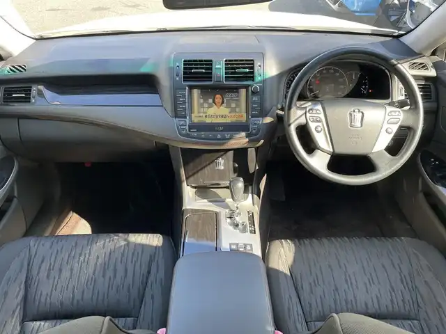 トヨタ クラウン アスリート スペシャルナビパッケージ 福岡県 2010(平22)年 16.2万km ホワイトパールクリスタルシャイン 純正メーカーナビ/Bluetooth対応/フルセグTV（DVD再生機能あり）/AM/FM/バックカメラ/ビルトインETC/USB入力端子/全席パワーウィンドウ/AUTOエアコン/クルーズコントロール/プッシュスタート/純正フロアマット/純正アルミホイール/横滑り防止装置/AUTOライト/ABS/取扱説明書/スペアキー/スマートキー