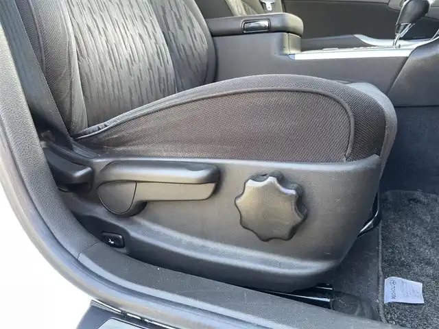 トヨタ クラウン アスリート スペシャルナビパッケージ 福岡県 2010(平22)年 16.2万km ホワイトパールクリスタルシャイン 純正メーカーナビ/Bluetooth対応/フルセグTV（DVD再生機能あり）/AM/FM/バックカメラ/ビルトインETC/USB入力端子/全席パワーウィンドウ/AUTOエアコン/クルーズコントロール/プッシュスタート/純正フロアマット/純正アルミホイール/横滑り防止装置/AUTOライト/ABS/取扱説明書/スペアキー/スマートキー