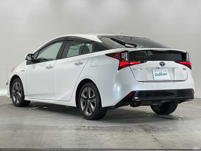トヨタ プリウス A ツーリングセレクション 栃木県 2019(令1)年 2.5万km ホワイトパールクリスタルシャイン 純正SDナビ/（CD/フルセグTV/Bluetooth/SD）/バックカメラ/トヨタセーフティセンス/コーナーセンサー/ビルトインETC2.0/前方ドライブレコーダー/合皮シート/運転席パワーシート/前席シートヒーター/禁煙車/オートライト/LEDヘッドライト/横滑り防止装置/スマートキー/プッシュスタート/ステアリングスイッチ/革巻きステアリング/ウィンカーミラー/純正17インチアルミホイール/ヘッドアップディスプレイ/パーキングアシスト/BSM