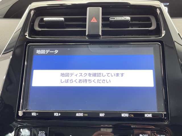 トヨタ プリウス A ツーリングセレクション 栃木県 2019(令1)年 2.5万km ホワイトパールクリスタルシャイン 純正SDナビ/（CD/フルセグTV/Bluetooth/SD）/バックカメラ/トヨタセーフティセンス/コーナーセンサー/ビルトインETC2.0/前方ドライブレコーダー/合皮シート/運転席パワーシート/前席シートヒーター/禁煙車/オートライト/LEDヘッドライト/横滑り防止装置/スマートキー/プッシュスタート/ステアリングスイッチ/革巻きステアリング/ウィンカーミラー/純正17インチアルミホイール/ヘッドアップディスプレイ/パーキングアシスト/BSM