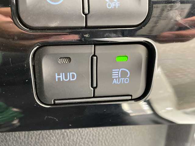 トヨタ プリウス A ツーリングセレクション 栃木県 2019(令1)年 2.5万km ホワイトパールクリスタルシャイン 純正SDナビ/（CD/フルセグTV/Bluetooth/SD）/バックカメラ/トヨタセーフティセンス/コーナーセンサー/ビルトインETC2.0/前方ドライブレコーダー/合皮シート/運転席パワーシート/前席シートヒーター/禁煙車/オートライト/LEDヘッドライト/横滑り防止装置/スマートキー/プッシュスタート/ステアリングスイッチ/革巻きステアリング/ウィンカーミラー/純正17インチアルミホイール/ヘッドアップディスプレイ/パーキングアシスト/BSM