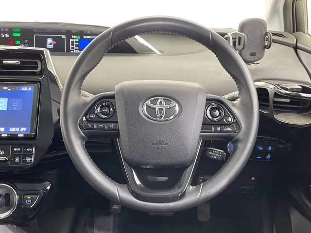 トヨタ プリウス A ツーリングセレクション 栃木県 2019(令1)年 2.5万km ホワイトパールクリスタルシャイン 純正SDナビ/（CD/フルセグTV/Bluetooth/SD）/バックカメラ/トヨタセーフティセンス/コーナーセンサー/ビルトインETC2.0/前方ドライブレコーダー/合皮シート/運転席パワーシート/前席シートヒーター/禁煙車/オートライト/LEDヘッドライト/横滑り防止装置/スマートキー/プッシュスタート/ステアリングスイッチ/革巻きステアリング/ウィンカーミラー/純正17インチアルミホイール/ヘッドアップディスプレイ/パーキングアシスト/BSM