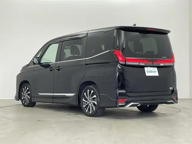 トヨタ ヴォクシー ハイブリッド S－Z 埼玉県 2024(令6)年 1.3万km アティチュードブラックマイカ モデリスタエアロ/10.5インチディスプレイオーディオ/　CD DVD　Bluetooth　AppleCarPlay　フルセグ/14インチフリップダウンモニター/ＡＬＰＩＮＥミラー型ドライブレコーダー/両側パワースライドドア/バックカメラ/レーダークルーズコントロール/ビルトインＥＴＣ２．０/ハーフレザーシート/シートヒーター/コーナーセンサー/オートブレーキホールド/プリクラッシュセーフティ/純正１７インチアルミホイール/社外テールランプ/LEDオートライト