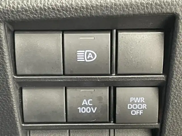 トヨタ ヴォクシー ハイブリッド S－Z 埼玉県 2024(令6)年 1.3万km アティチュードブラックマイカ モデリスタエアロ/10.5インチディスプレイオーディオ/　CD DVD　Bluetooth　AppleCarPlay　フルセグ/14インチフリップダウンモニター/ＡＬＰＩＮＥミラー型ドライブレコーダー/両側パワースライドドア/バックカメラ/レーダークルーズコントロール/ビルトインＥＴＣ２．０/ハーフレザーシート/シートヒーター/コーナーセンサー/オートブレーキホールド/プリクラッシュセーフティ/純正１７インチアルミホイール/社外テールランプ/LEDオートライト