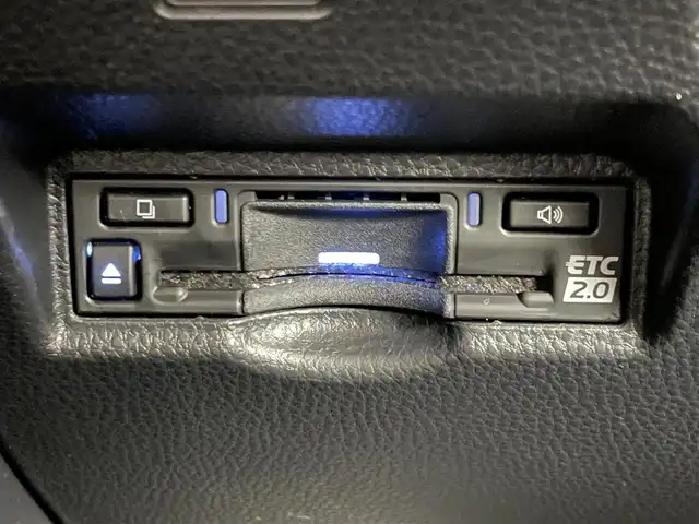 トヨタ ヴォクシー ハイブリッド S－Z 埼玉県 2024(令6)年 1.3万km アティチュードブラックマイカ モデリスタエアロ/10.5インチディスプレイオーディオ/　CD DVD　Bluetooth　AppleCarPlay　フルセグ/14インチフリップダウンモニター/ＡＬＰＩＮＥミラー型ドライブレコーダー/両側パワースライドドア/バックカメラ/レーダークルーズコントロール/ビルトインＥＴＣ２．０/ハーフレザーシート/シートヒーター/コーナーセンサー/オートブレーキホールド/プリクラッシュセーフティ/純正１７インチアルミホイール/社外テールランプ/LEDオートライト