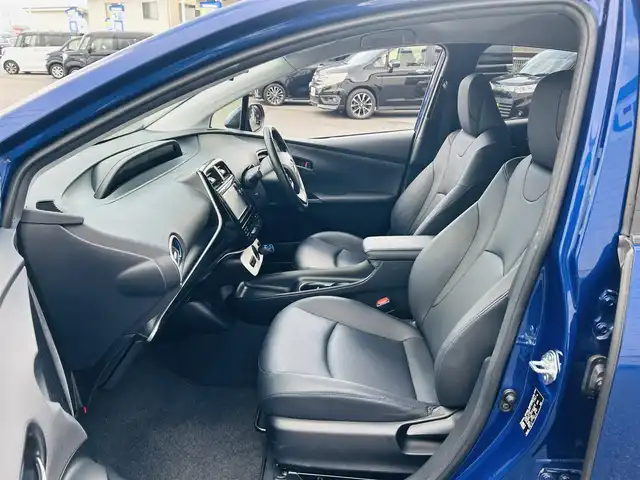 トヨタ プリウス S ツーリングセレクション 岡山県 2015(平27)年 12.7万km ダークブルーマイカM (株)IDOMが運営する【じしゃロン岡山店】の自社ローン専用車両です。こちらは現金またはオートローンご利用時の価格です。 自社ローンご希望の方は別途その旨お申し付け下さい/＊スマートキー/＊プッシュスタート/＊ETC/＊Bluetooth/＊アイドリングストップ/＊社外ナビ/＊フルセグ/＊バックカメラ