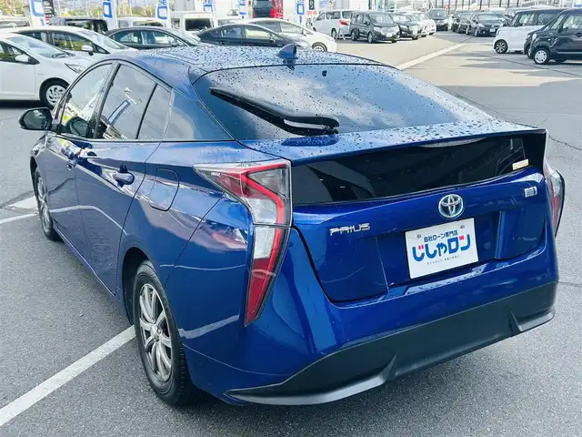 トヨタ プリウス S ツーリングセレクション 岡山県 2015(平27)年 12.7万km ダークブルーマイカM (株)IDOMが運営する【じしゃロン岡山店】の自社ローン専用車両です。こちらは現金またはオートローンご利用時の価格です。 自社ローンご希望の方は別途その旨お申し付け下さい/＊スマートキー/＊プッシュスタート/＊ETC/＊Bluetooth/＊アイドリングストップ/＊社外ナビ/＊フルセグ/＊バックカメラ