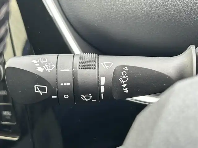 トヨタ プリウス S ツーリングセレクション 岡山県 2015(平27)年 12.7万km ダークブルーマイカM (株)IDOMが運営する【じしゃロン岡山店】の自社ローン専用車両です。こちらは現金またはオートローンご利用時の価格です。 自社ローンご希望の方は別途その旨お申し付け下さい/＊スマートキー/＊プッシュスタート/＊ETC/＊Bluetooth/＊アイドリングストップ/＊社外ナビ/＊フルセグ/＊バックカメラ