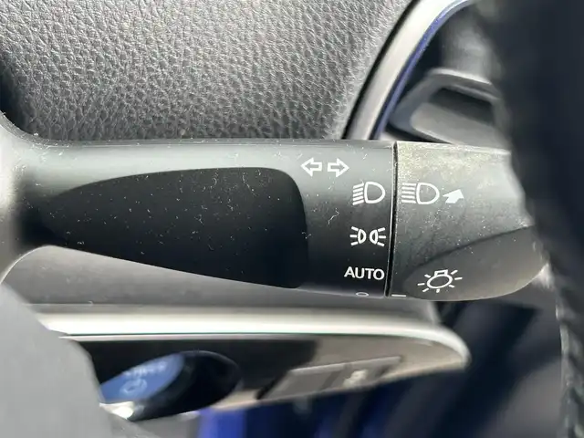 トヨタ プリウス S ツーリングセレクション 岡山県 2015(平27)年 12.7万km ダークブルーマイカM (株)IDOMが運営する【じしゃロン岡山店】の自社ローン専用車両です。こちらは現金またはオートローンご利用時の価格です。 自社ローンご希望の方は別途その旨お申し付け下さい/＊スマートキー/＊プッシュスタート/＊ETC/＊Bluetooth/＊アイドリングストップ/＊社外ナビ/＊フルセグ/＊バックカメラ