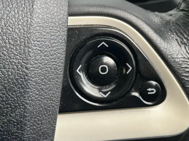 トヨタ プリウス S ツーリングセレクション 岡山県 2015(平27)年 12.7万km ダークブルーマイカM (株)IDOMが運営する【じしゃロン岡山店】の自社ローン専用車両です。こちらは現金またはオートローンご利用時の価格です。 自社ローンご希望の方は別途その旨お申し付け下さい/＊スマートキー/＊プッシュスタート/＊ETC/＊Bluetooth/＊アイドリングストップ/＊社外ナビ/＊フルセグ/＊バックカメラ