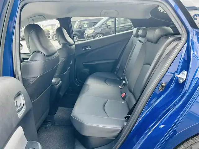 トヨタ プリウス S ツーリングセレクション 岡山県 2015(平27)年 12.7万km ダークブルーマイカM (株)IDOMが運営する【じしゃロン岡山店】の自社ローン専用車両です。こちらは現金またはオートローンご利用時の価格です。 自社ローンご希望の方は別途その旨お申し付け下さい/＊スマートキー/＊プッシュスタート/＊ETC/＊Bluetooth/＊アイドリングストップ/＊社外ナビ/＊フルセグ/＊バックカメラ