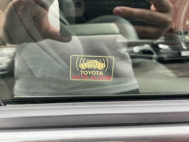 トヨタ プリウス S 宮城県 2016(平28)年 8.7万km グレーメタリック 純正ナビ Bluetooth バックカメラ モデリスタエアロ ETC 社外アルミホイール LEDライト プッシュスタート 純正フロアマット パワーステアリング パワーウィンドウ CDチェンジャー