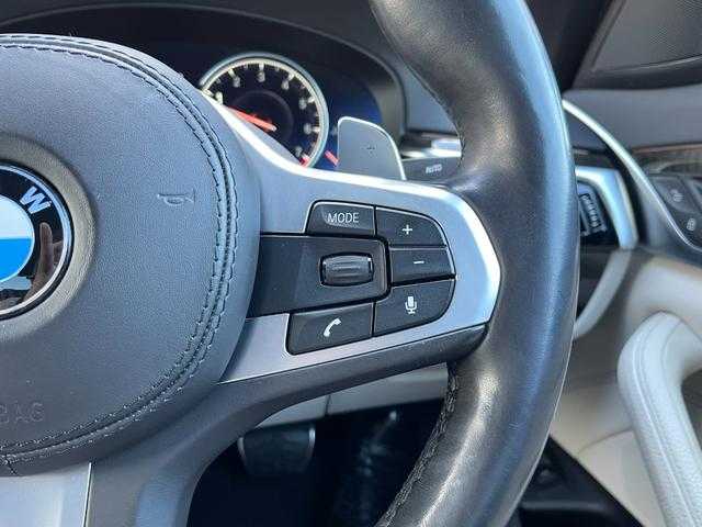 ＢＭＷ ５３０ｉ Mスポーツ 埼玉県 2018(平30)年 4.5万km サファイアブラックP 白革シート　/ＡＣＣ　/ＨＵＤ　/純正ナビ　/３６０度カメラ　/フルセグＴＶ　/パワーシート　/シートヒーター　/パワートランク　/アンビエントライト　/ほし純正１９インチＡＷ　/ドライブレコーダー　/ＥＴＣ