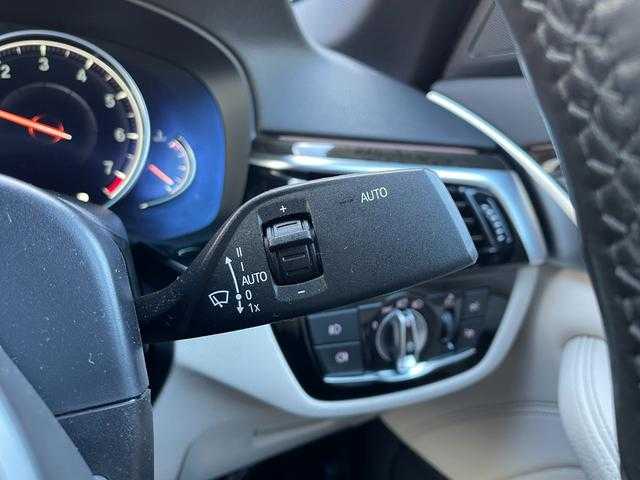 ＢＭＷ ５３０ｉ Mスポーツ 埼玉県 2018(平30)年 4.5万km サファイアブラックP 白革シート　/ＡＣＣ　/ＨＵＤ　/純正ナビ　/３６０度カメラ　/フルセグＴＶ　/パワーシート　/シートヒーター　/パワートランク　/アンビエントライト　/ほし純正１９インチＡＷ　/ドライブレコーダー　/ＥＴＣ