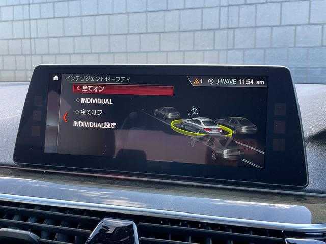 ＢＭＷ ５３０ｉ Mスポーツ 埼玉県 2018(平30)年 4.5万km サファイアブラックP 白革シート　/ＡＣＣ　/ＨＵＤ　/純正ナビ　/３６０度カメラ　/フルセグＴＶ　/パワーシート　/シートヒーター　/パワートランク　/アンビエントライト　/ほし純正１９インチＡＷ　/ドライブレコーダー　/ＥＴＣ