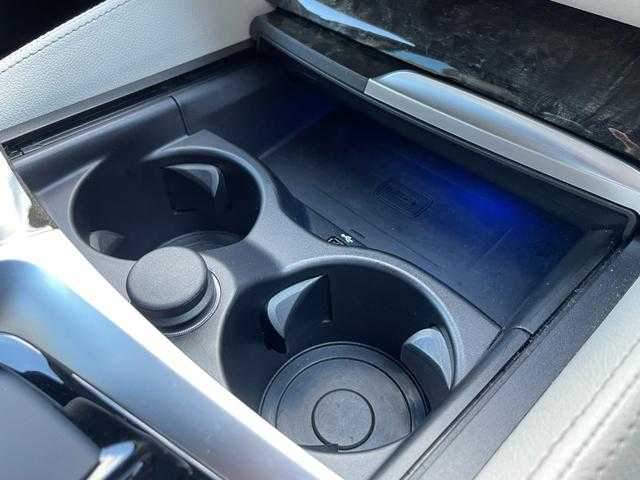 ＢＭＷ ５３０ｉ Mスポーツ 埼玉県 2018(平30)年 4.5万km サファイアブラックP 白革シート　/ＡＣＣ　/ＨＵＤ　/純正ナビ　/３６０度カメラ　/フルセグＴＶ　/パワーシート　/シートヒーター　/パワートランク　/アンビエントライト　/ほし純正１９インチＡＷ　/ドライブレコーダー　/ＥＴＣ