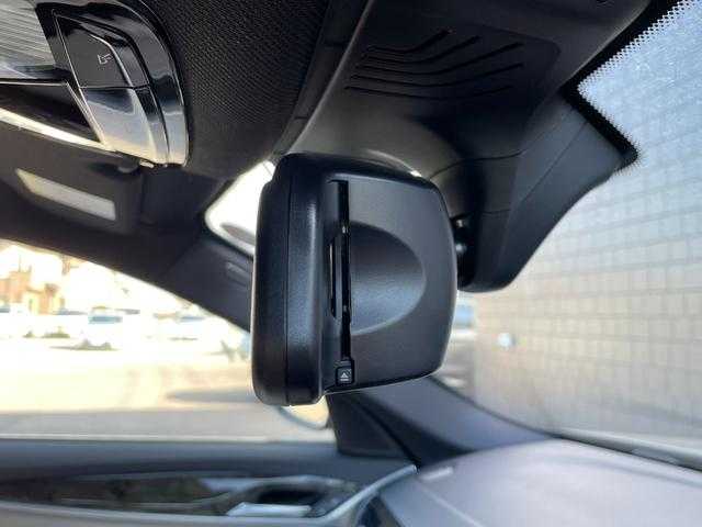 ＢＭＷ ５３０ｉ Mスポーツ 埼玉県 2018(平30)年 4.5万km サファイアブラックP 白革シート　/ＡＣＣ　/ＨＵＤ　/純正ナビ　/３６０度カメラ　/フルセグＴＶ　/パワーシート　/シートヒーター　/パワートランク　/アンビエントライト　/ほし純正１９インチＡＷ　/ドライブレコーダー　/ＥＴＣ