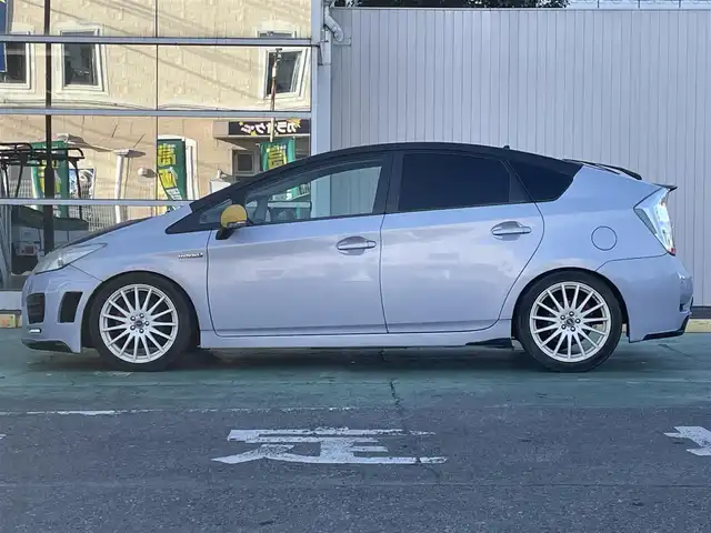 トヨタ プリウス S 埼玉県 2010(平22)年 14.9万km アイスバーグシルバーマイカメタリック 新車時保証書/取扱説明書/社外ナビ/　（フルセグTV/BT/CD・DVD/SD/USB)/プッシュスタート/オートライト/社外LEDヘッドライト/純正フォグライト/ステアリングスイッチ/ETC/ヘッドライトレベライザー/社外コイルスプリング/社外バケットシート/社外スピーカーシステム/タイヤサイズ　　225/45/R18