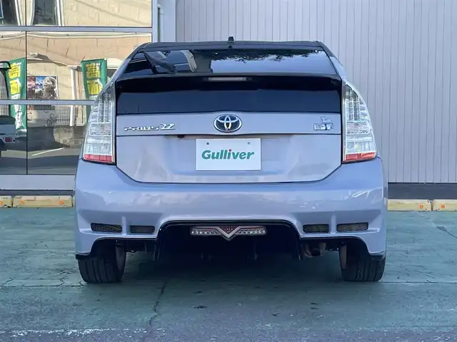 トヨタ プリウス S 埼玉県 2010(平22)年 14.9万km アイスバーグシルバーマイカメタリック 新車時保証書/取扱説明書/社外ナビ/　（フルセグTV/BT/CD・DVD/SD/USB)/プッシュスタート/オートライト/社外LEDヘッドライト/純正フォグライト/ステアリングスイッチ/ETC/ヘッドライトレベライザー/社外コイルスプリング/社外バケットシート/社外スピーカーシステム/タイヤサイズ　　225/45/R18