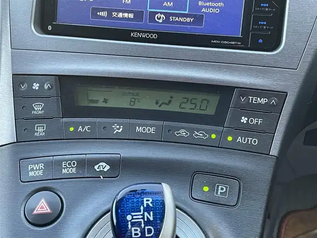 トヨタ プリウス S 埼玉県 2010(平22)年 14.9万km アイスバーグシルバーマイカメタリック 新車時保証書/取扱説明書/社外ナビ/　（フルセグTV/BT/CD・DVD/SD/USB)/プッシュスタート/オートライト/社外LEDヘッドライト/純正フォグライト/ステアリングスイッチ/ETC/ヘッドライトレベライザー/社外コイルスプリング/社外バケットシート/社外スピーカーシステム/タイヤサイズ　　225/45/R18