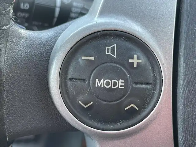 トヨタ プリウス S 埼玉県 2010(平22)年 14.9万km アイスバーグシルバーマイカメタリック 新車時保証書/取扱説明書/社外ナビ/　（フルセグTV/BT/CD・DVD/SD/USB)/プッシュスタート/オートライト/社外LEDヘッドライト/純正フォグライト/ステアリングスイッチ/ETC/ヘッドライトレベライザー/社外コイルスプリング/社外バケットシート/社外スピーカーシステム/タイヤサイズ　　225/45/R18