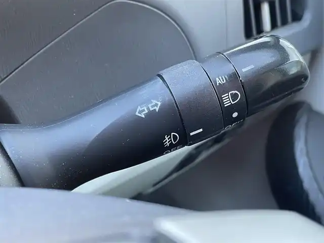 トヨタ プリウス S 埼玉県 2010(平22)年 14.9万km アイスバーグシルバーマイカメタリック 新車時保証書/取扱説明書/社外ナビ/　（フルセグTV/BT/CD・DVD/SD/USB)/プッシュスタート/オートライト/社外LEDヘッドライト/純正フォグライト/ステアリングスイッチ/ETC/ヘッドライトレベライザー/社外コイルスプリング/社外バケットシート/社外スピーカーシステム/タイヤサイズ　　225/45/R18