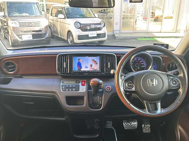 ホンダ Ｎ ＯＮＥ プレミアム ツアラー Lパッケージ 高知県 2013(平25)年 9.2万km プレミアムホワイトパール ７インチナビ/・Ｂｌｕｅｔｏｏｔｈオーディオ/・フルセグＴＶ/・ＣＤ・ＤＶＤ/ＥＴＣ/バックカメラ/ETC/クルーズコントロール/オートライト