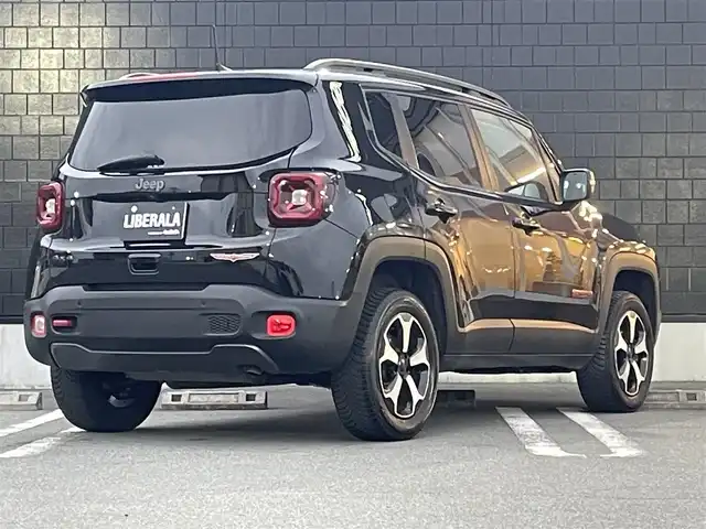 クライスラー・ジープ ジープ レネゲード トレイルホーク 静岡県 2020(令2)年 6.4万km 黒 トレイルホーク4WD/U connectナビ社外フルセグTV Bluetooth/バックカメラ/OP CDデッキ/LEDヘッドライト/フォグランプ /ルーフレール/ヒルアシスト/レーンセンス/ブラインドスポットモニター/スマートキーX2/DSRCETC