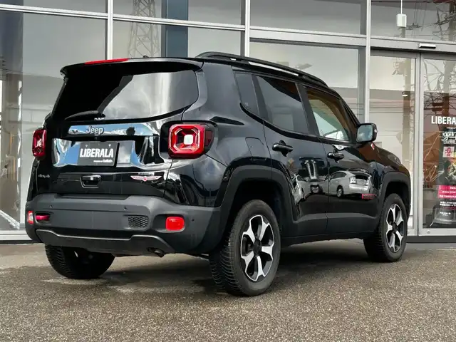クライスラー・ジープ ジープ レネゲード トレイルホーク 富山県 2020(令2)年 6.4万km 黒 純正メモリナビ/フルセグTV /Bluetooth接続/AM/FMラジオ/バックカメラ/OP CDデッキ/プッシュスタート/アイドリングストップ/フォグランプ /ETC2.0/ルーフレール/ヒルアシスト/レーンセンス/横滑り防止/ブラインドスポットモニター