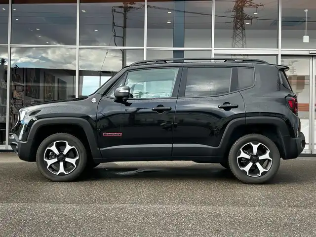 クライスラー・ジープ ジープ レネゲード トレイルホーク 富山県 2020(令2)年 6.4万km 黒 純正メモリナビ/フルセグTV /Bluetooth接続/AM/FMラジオ/バックカメラ/OP CDデッキ/プッシュスタート/アイドリングストップ/フォグランプ /ETC2.0/ルーフレール/ヒルアシスト/レーンセンス/横滑り防止/ブラインドスポットモニター