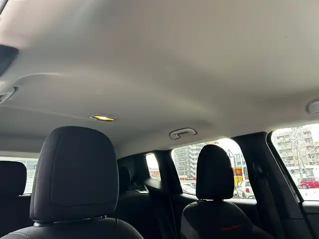 クライスラー・ジープ ジープ レネゲード トレイルホーク 富山県 2020(令2)年 6.4万km 黒 純正メモリナビ/フルセグTV /Bluetooth接続/AM/FMラジオ/バックカメラ/OP CDデッキ/プッシュスタート/アイドリングストップ/フォグランプ /ETC2.0/ルーフレール/ヒルアシスト/レーンセンス/横滑り防止/ブラインドスポットモニター