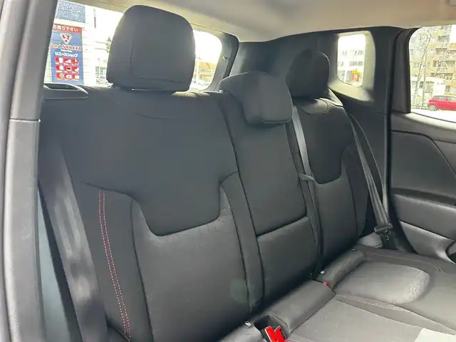 クライスラー・ジープ ジープ レネゲード トレイルホーク 富山県 2020(令2)年 6.4万km 黒 純正メモリナビ/フルセグTV /Bluetooth接続/AM/FMラジオ/バックカメラ/OP CDデッキ/プッシュスタート/アイドリングストップ/フォグランプ /ETC2.0/ルーフレール/ヒルアシスト/レーンセンス/横滑り防止/ブラインドスポットモニター