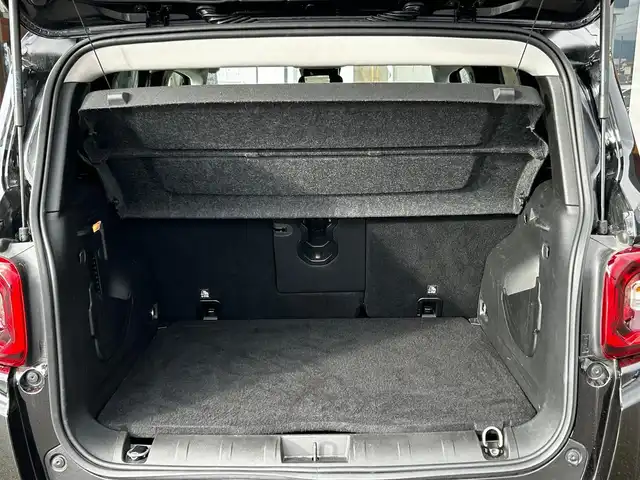 クライスラー・ジープ ジープ レネゲード トレイルホーク 富山県 2020(令2)年 6.4万km 黒 純正メモリナビ/フルセグTV /Bluetooth接続/AM/FMラジオ/バックカメラ/OP CDデッキ/プッシュスタート/アイドリングストップ/フォグランプ /ETC2.0/ルーフレール/ヒルアシスト/レーンセンス/横滑り防止/ブラインドスポットモニター