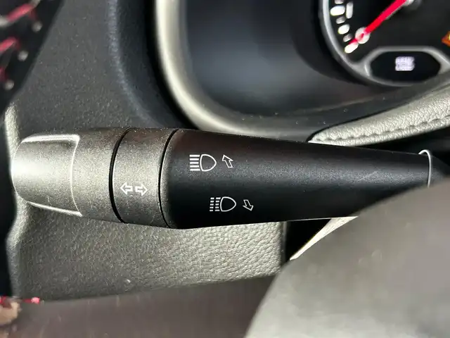 クライスラー・ジープ ジープ レネゲード トレイルホーク 富山県 2020(令2)年 6.4万km 黒 純正メモリナビ/フルセグTV /Bluetooth接続/AM/FMラジオ/バックカメラ/OP CDデッキ/プッシュスタート/アイドリングストップ/フォグランプ /ETC2.0/ルーフレール/ヒルアシスト/レーンセンス/横滑り防止/ブラインドスポットモニター